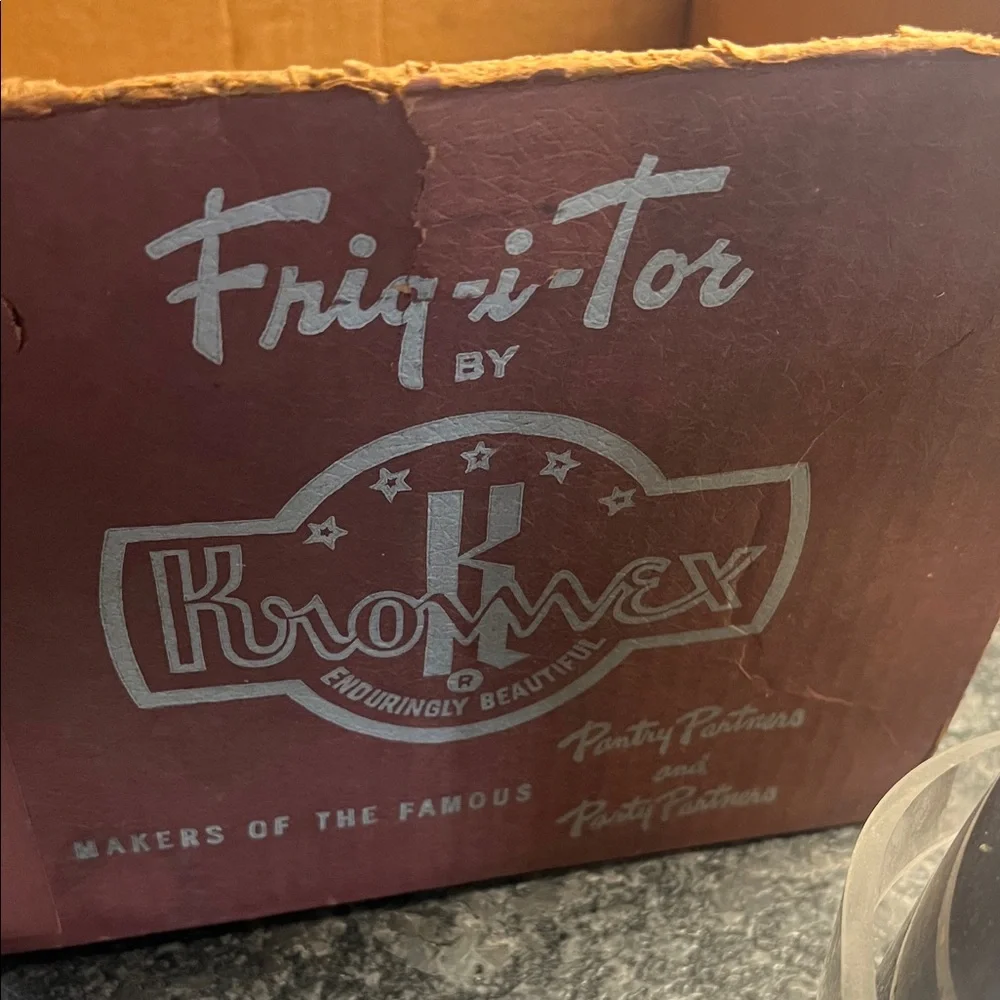 Kromex Frig-I-Tor Vintage beverage cooler/warmer. Ice Bucket. Silver Aluminum